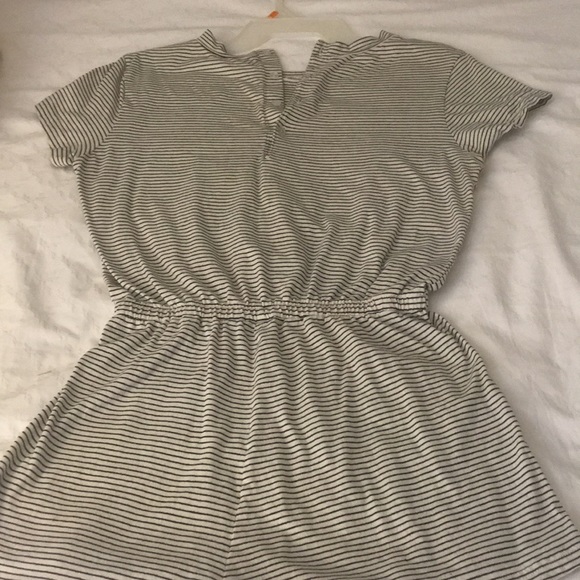 Romper w Grey Stripes - Picture 5 of 8